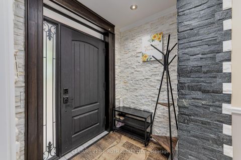 Photo 15 at 193 Epsom Downs Drive, CFB, Toronto