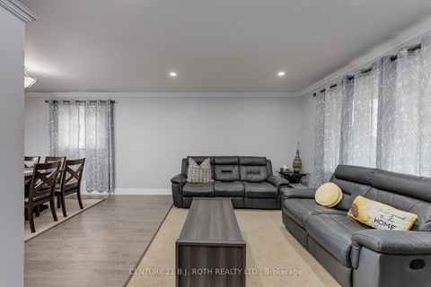 Photo 17 at 193 Epsom Downs Drive, CFB, Toronto