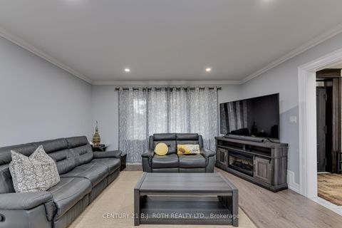 Photo 18 at 193 Epsom Downs Drive, CFB, Toronto