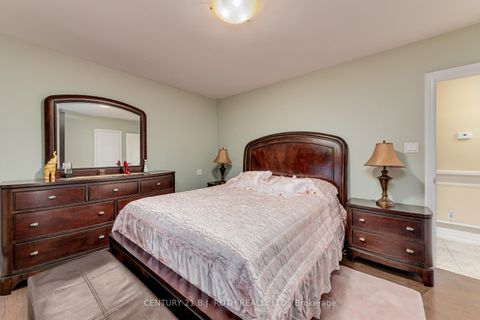 Photo 23 at 193 Epsom Downs Drive, CFB, Toronto