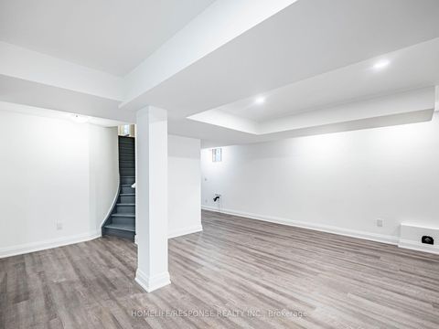 Photo 29 at 115 BEAVERIDGE Avenue W, GO Glenorchy, Oakville