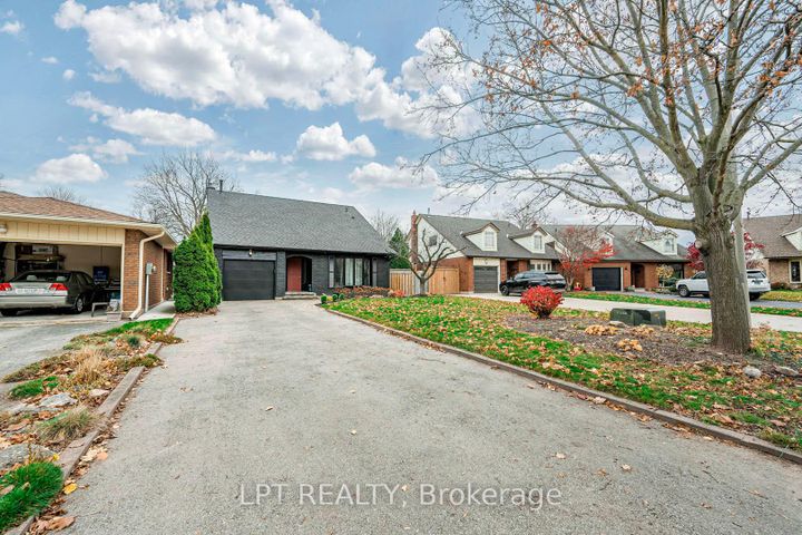 Photo 2 at 680 Powell Court, Brant, Burlington