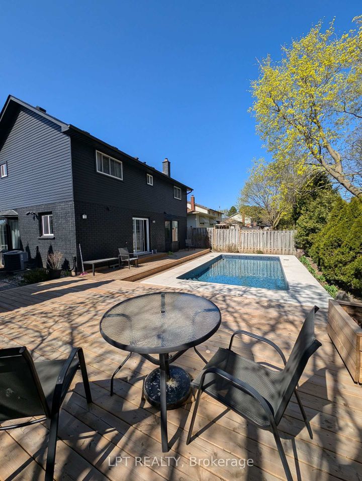Photo 6 at 680 Powell Court, Brant, Burlington