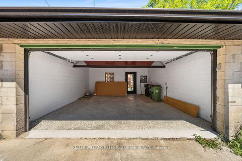 Photo 48 at 72 Montrose Avenue, Bellwoods, Toronto