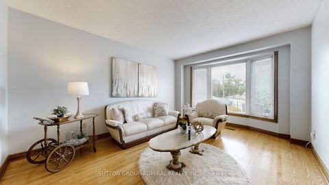Photo 4 at 101 Dunstan Crescent, West Woodbridge, Vaughan