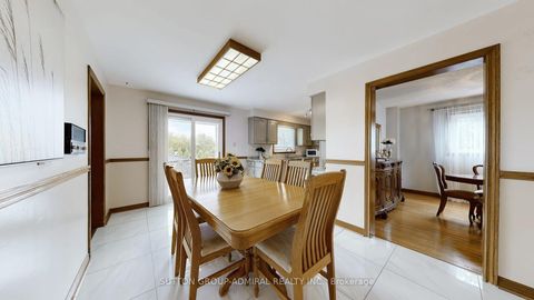 Photo 13 at 101 Dunstan Crescent, West Woodbridge, Vaughan