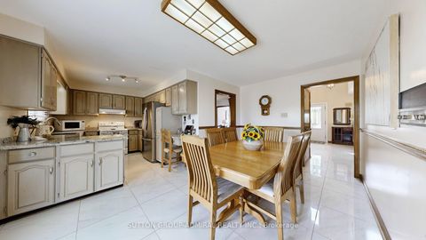 Photo 14 at 101 Dunstan Crescent, West Woodbridge, Vaughan