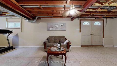 Photo 25 at 101 Dunstan Crescent, West Woodbridge, Vaughan