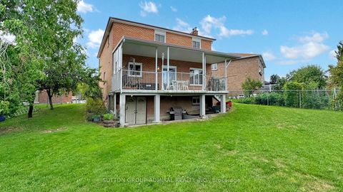 Photo 32 at 101 Dunstan Crescent, West Woodbridge, Vaughan