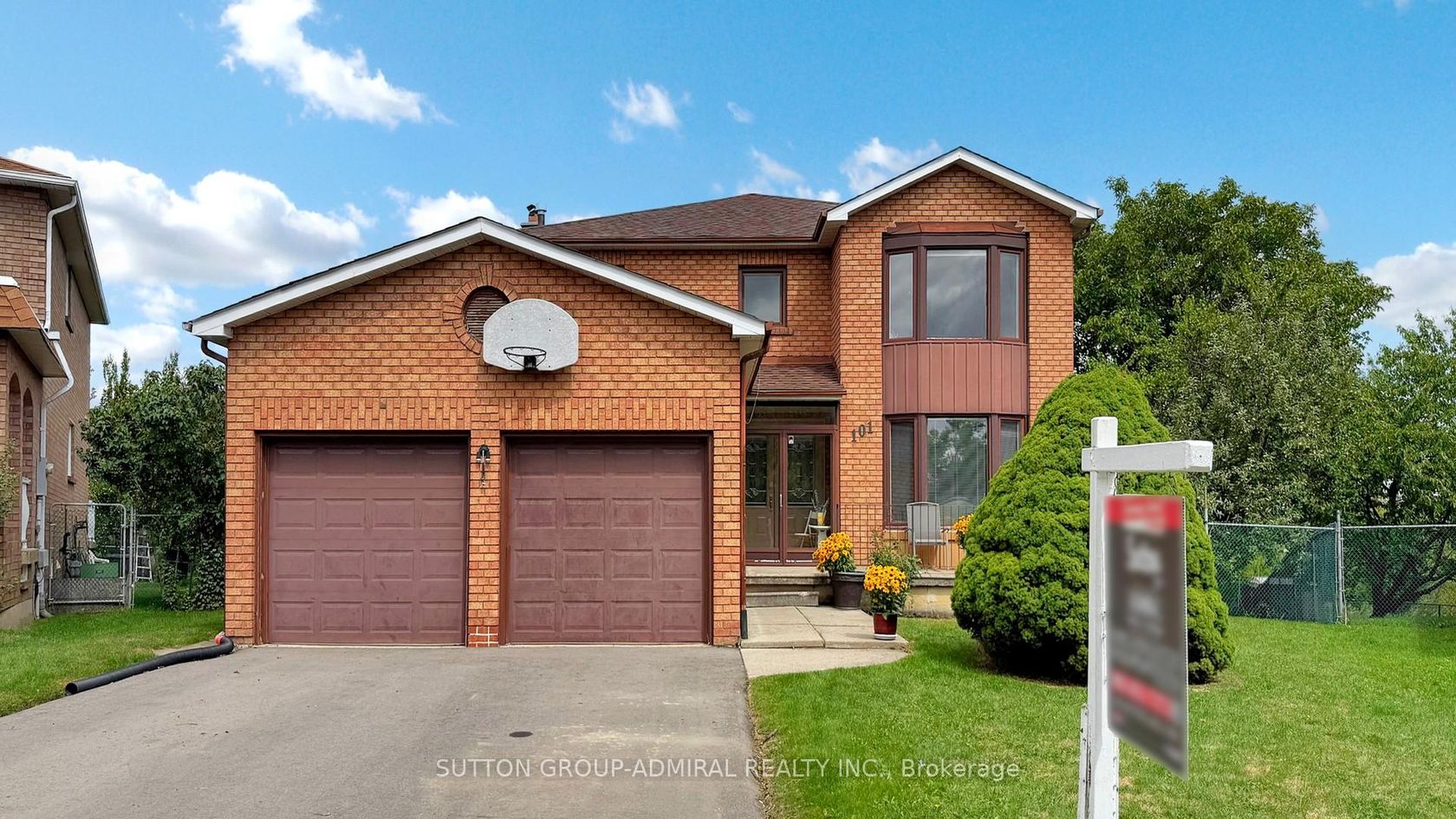 101 Dunstan Crescent, West Woodbridge, Vaughan by Loree Meneguzzi Real Estate 101 Dunstan Crescent, West Woodbridge, Vaughan