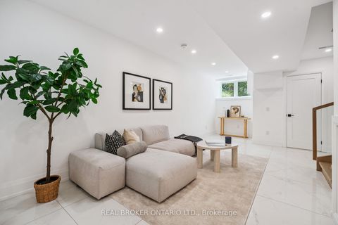 Photo 35 at 98 Hogarth Avenue, North Riverdale, Toronto