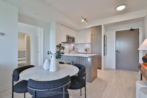 Photo 5 at 704 - 223 St Clair Avenue W, Casa Loma, Toronto