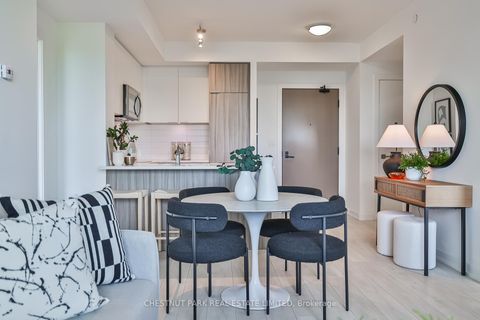 Photo 7 at 704 - 223 St Clair Avenue W, Casa Loma, Toronto