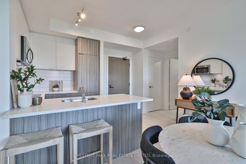 Photo 8 at 704 - 223 St Clair Avenue W, Casa Loma, Toronto