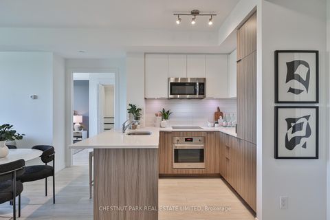 Photo 9 at 704 - 223 St Clair Avenue W, Casa Loma, Toronto