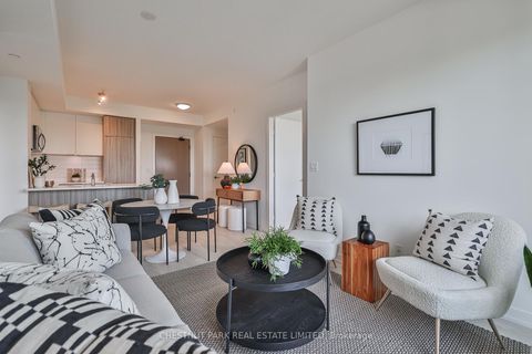 Photo 13 at 704 - 223 St Clair Avenue W, Casa Loma, Toronto