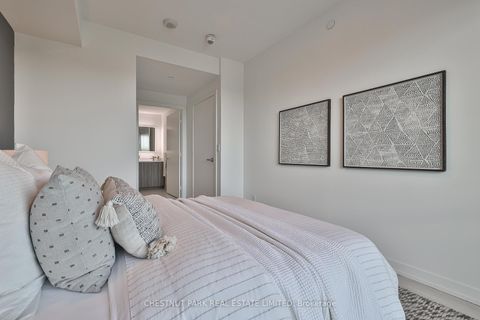 Photo 20 at 704 - 223 St Clair Avenue W, Casa Loma, Toronto