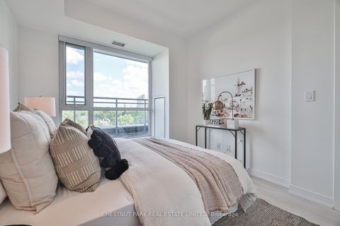 Photo 30 at 704 - 223 St Clair Avenue W, Casa Loma, Toronto
