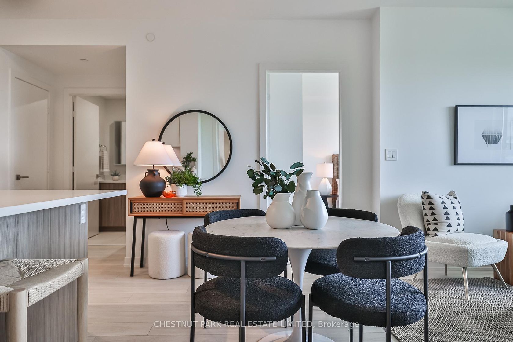704 - 223 St Clair Avenue W, Casa Loma, Toronto 