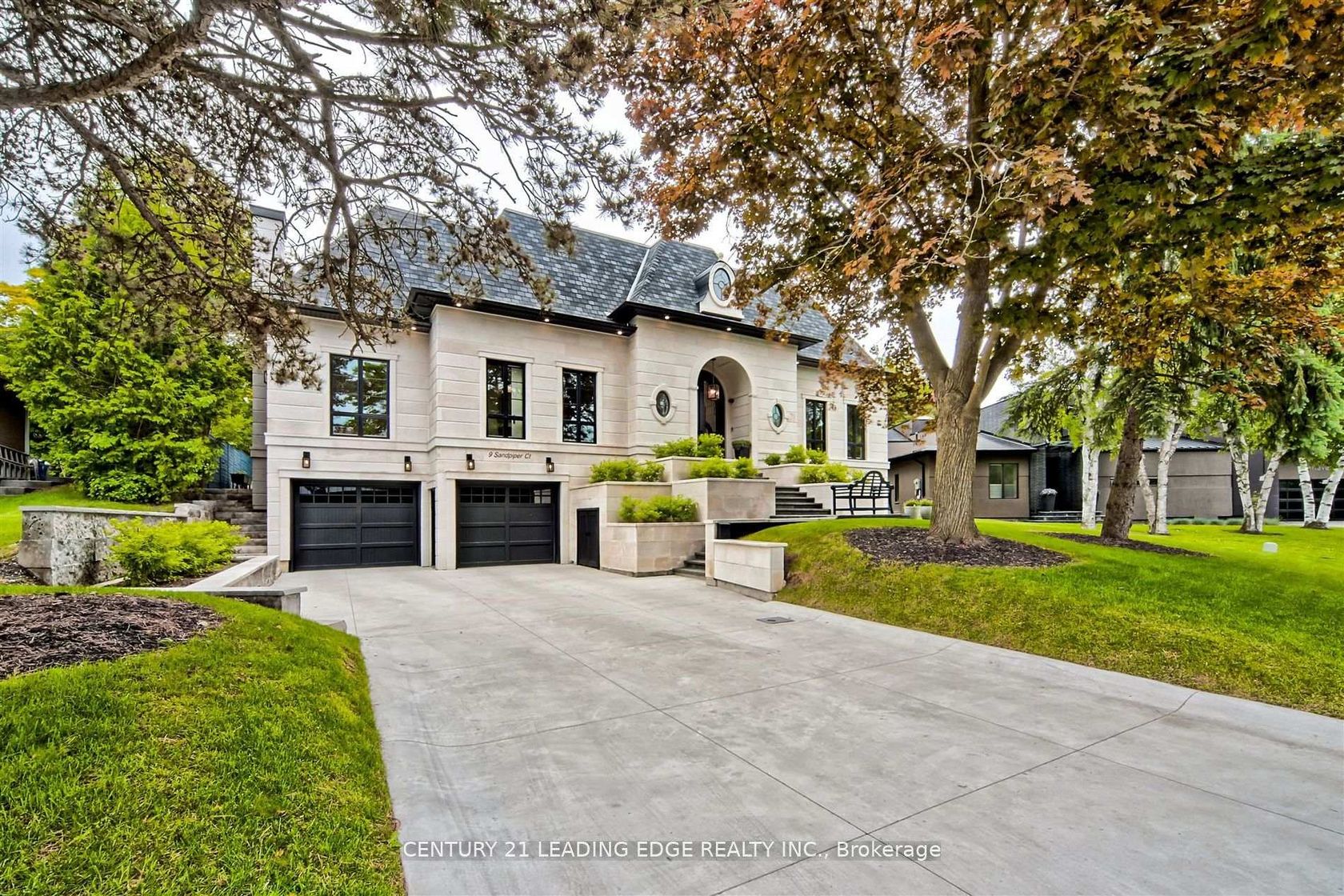9 Sandpiper Court, Donalda, Toronto 