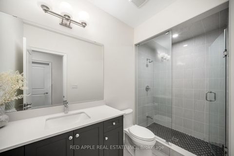 Photo 3 at 9392 Bayview Avenue, Observatory, Richmond Hill