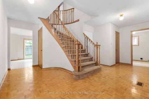 Photo 4 at 2941 Caradoc Lane, CV Clearview, Oakville