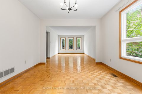 Photo 7 at 2941 Caradoc Lane, CV Clearview, Oakville