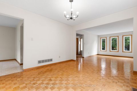 Photo 8 at 2941 Caradoc Lane, CV Clearview, Oakville
