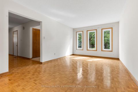Photo 10 at 2941 Caradoc Lane, CV Clearview, Oakville