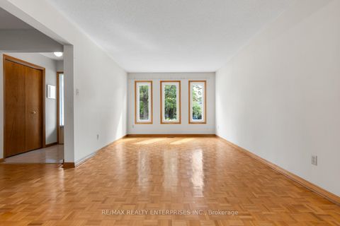 Photo 11 at 2941 Caradoc Lane, CV Clearview, Oakville