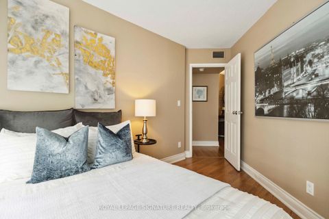 Photo 15 at 1007 - 222 The Esplanade, Waterfront Communities C8, Toronto