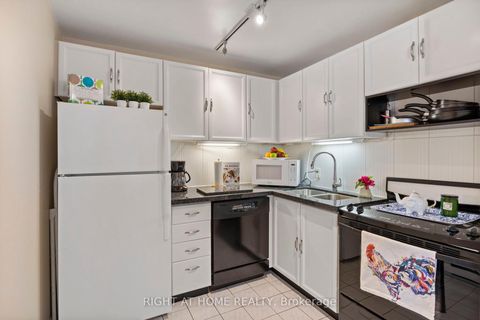 Photo 13 at 108 - 100 Oriole Parkway, Forest Hill South, Toronto