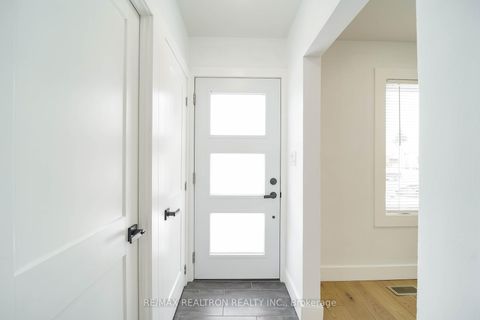 Photo 1 at 1380 Woodbine Avenue, East York, Toronto