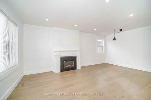 Photo 2 at 1380 Woodbine Avenue, East York, Toronto