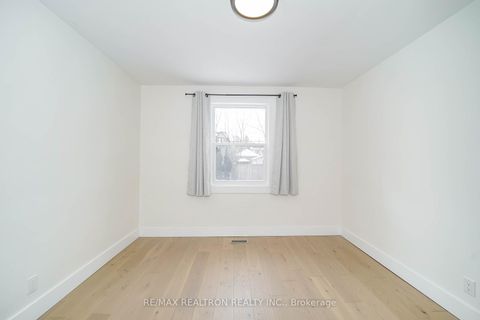 Photo 13 at 1380 Woodbine Avenue, East York, Toronto