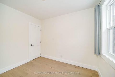 Photo 16 at 1380 Woodbine Avenue, East York, Toronto