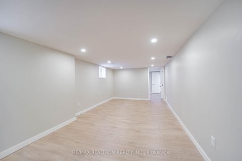 Photo 18 at 1380 Woodbine Avenue, East York, Toronto