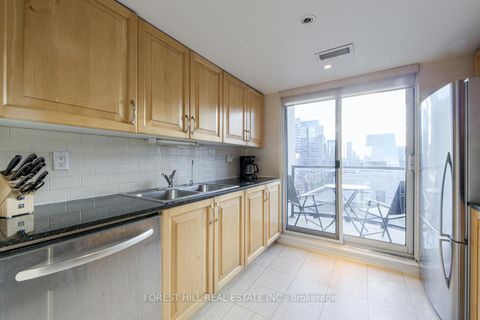 Photo 13 at 1606 - 801 Bay Street, Bay Street Corridor, Toronto