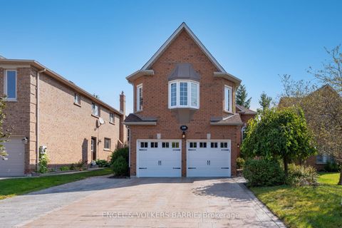 Photo 2 at 19 Grand Forest Drive, Bayshore, Barrie