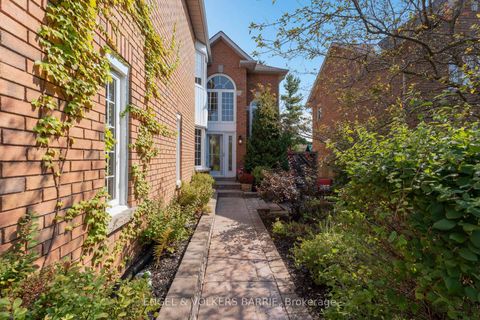 Photo 3 at 19 Grand Forest Drive, Bayshore, Barrie
