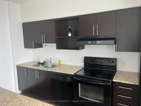 Photo 3 at 907 - 120 Dallimore Circle, Don Mills, Toronto
