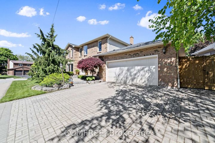 Photo 1 at 2131 Upland Drive, Headon, Burlington