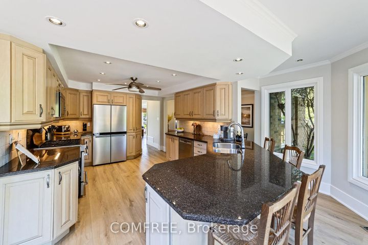 Photo 10 at 2131 Upland Drive, Headon, Burlington