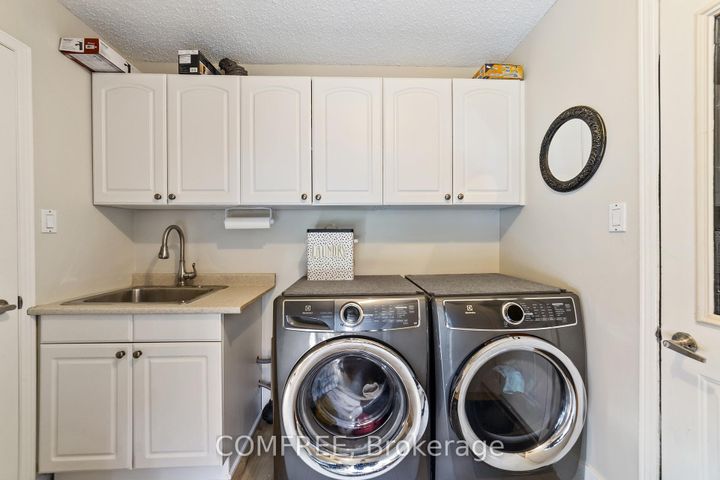 Photo 12 at 2131 Upland Drive, Headon, Burlington