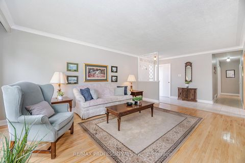 Photo 7 at 23 Cotman Crescent, West Deane, Toronto