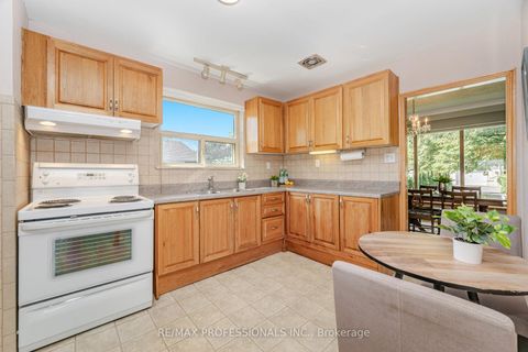 Photo 10 at 23 Cotman Crescent, West Deane, Toronto