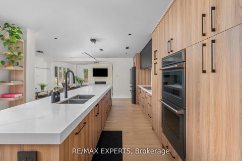 Photo 14 at 21 McCutcheon Avenue, Nobleton, King