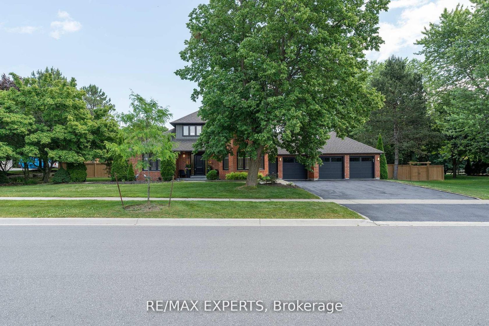 21 McCutcheon Avenue, Nobleton, King 