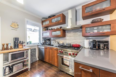 Photo 7 at 574 Perth Avenue, Pellam Park, Toronto