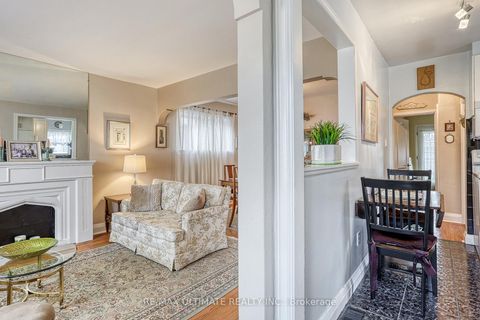 Photo 4 at 30 joanith Drive, Parkview, Toronto